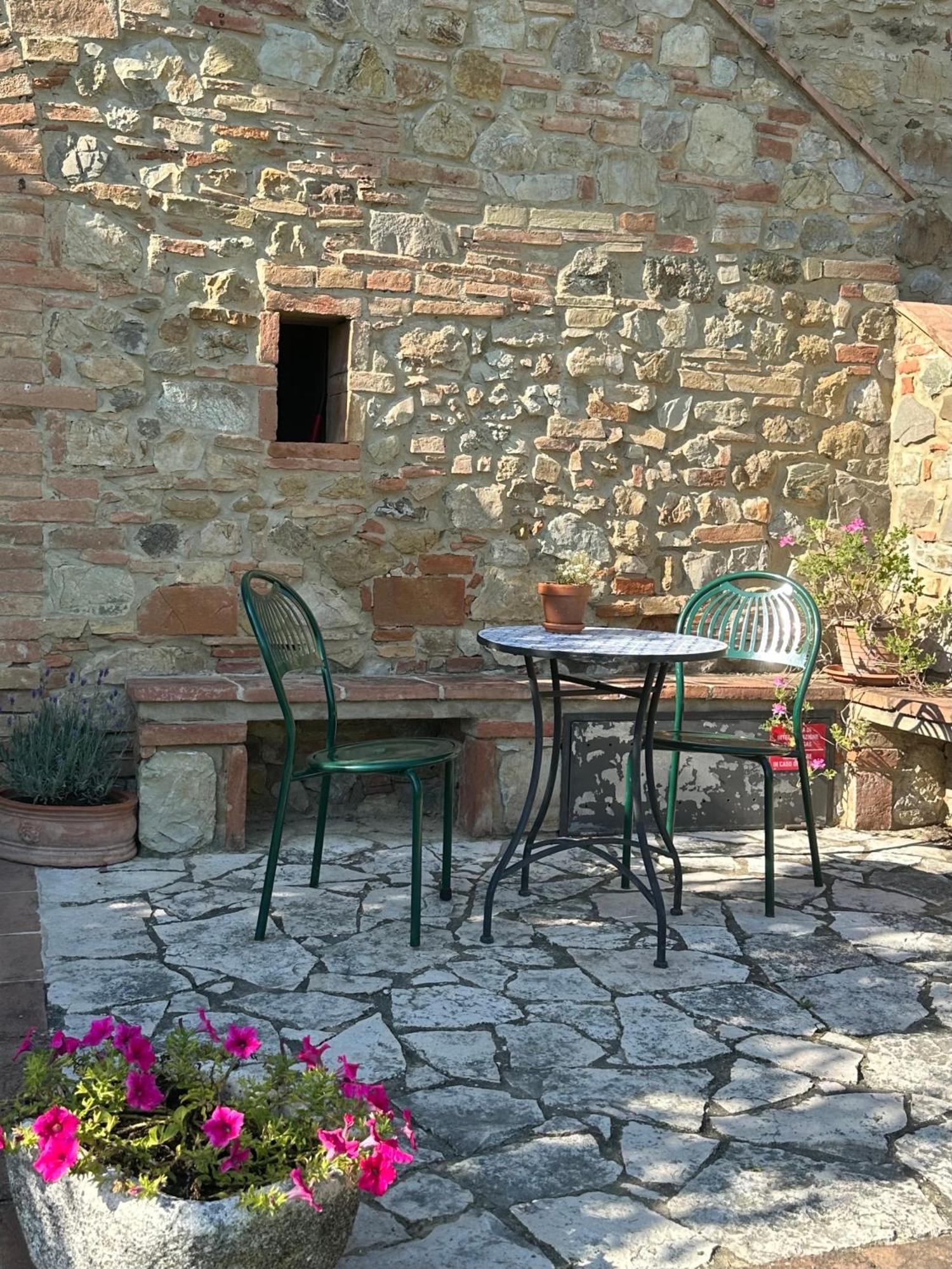 Borgo Tignano Apartamento Casole dʼElsa Exterior foto