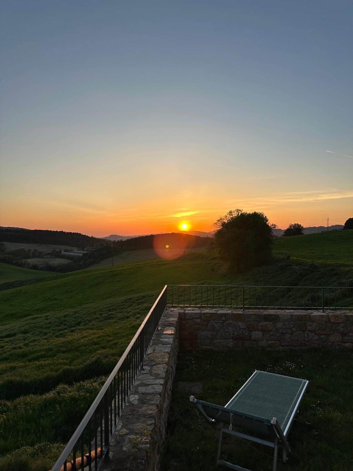 Borgo Tignano Apartamento Casole dʼElsa Exterior foto