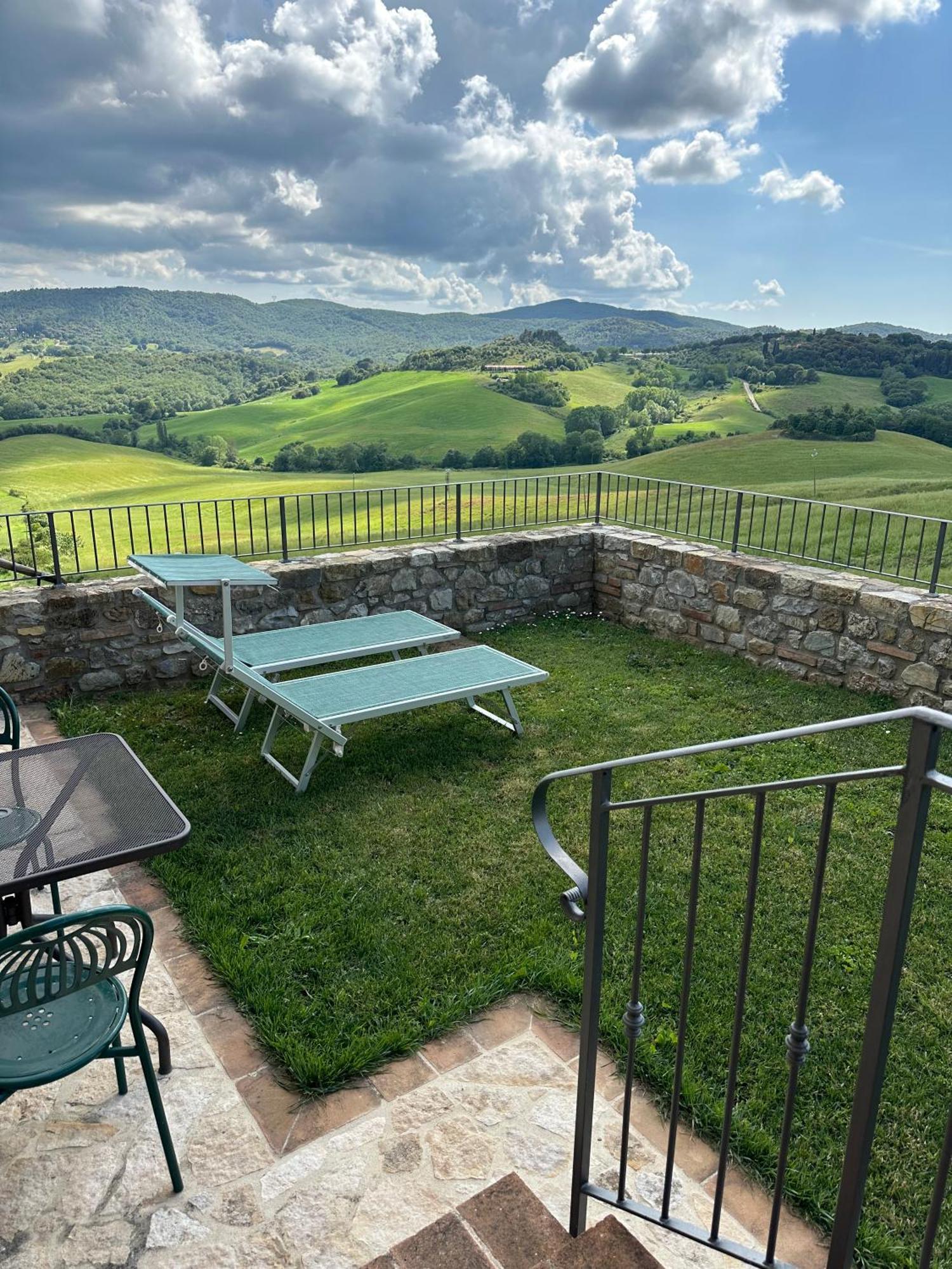 Borgo Tignano Apartamento Casole dʼElsa Exterior foto